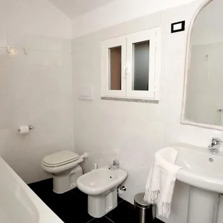 House With 2 Bedrooms In With Wifi Imperia